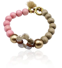 elastisches Armband mit Holzperlen und Resin Blüte, Pastellfarben