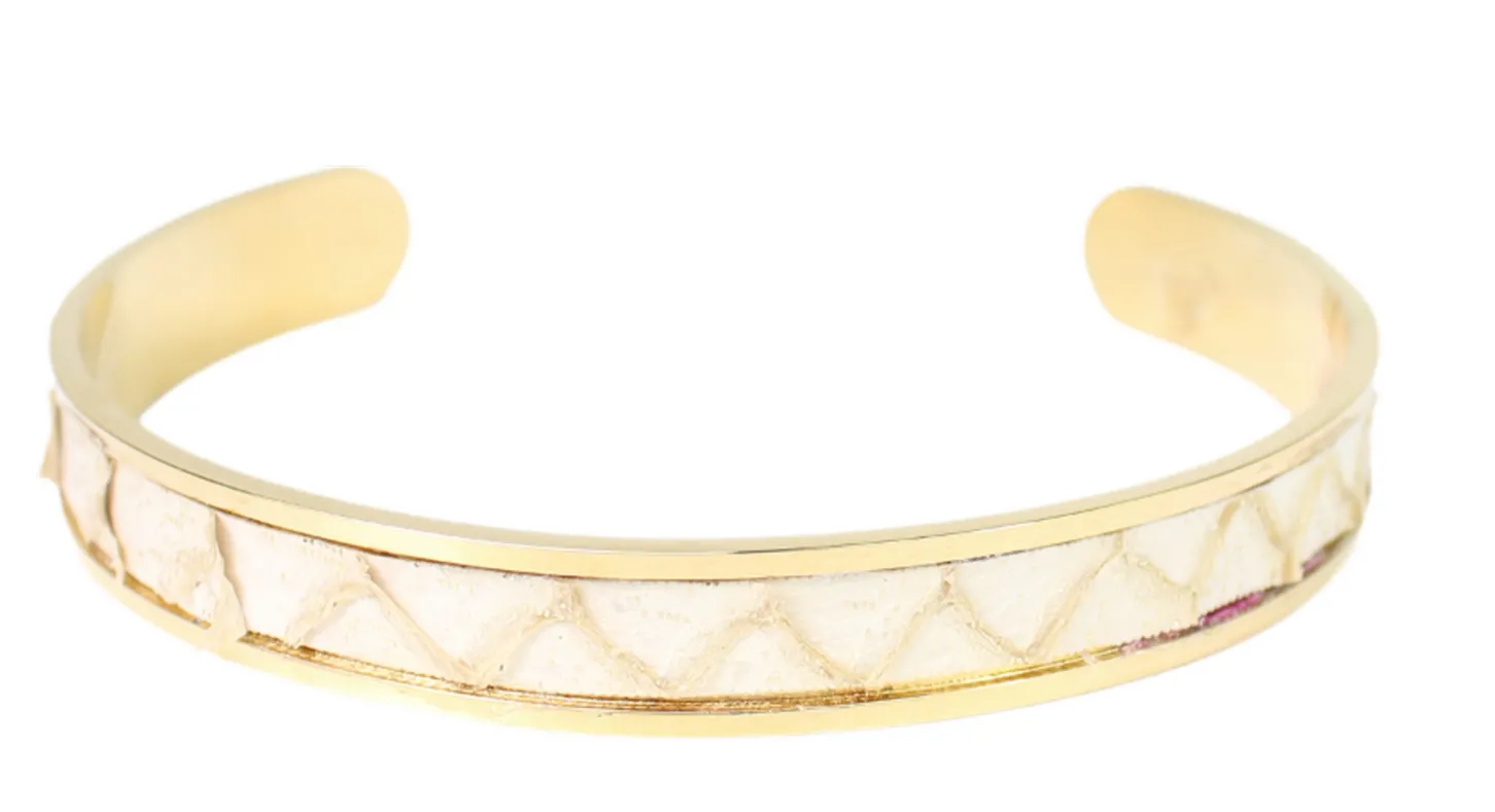 schmaler Armreif aus Fischleder, Edelstahl, tolle Farben, gold
